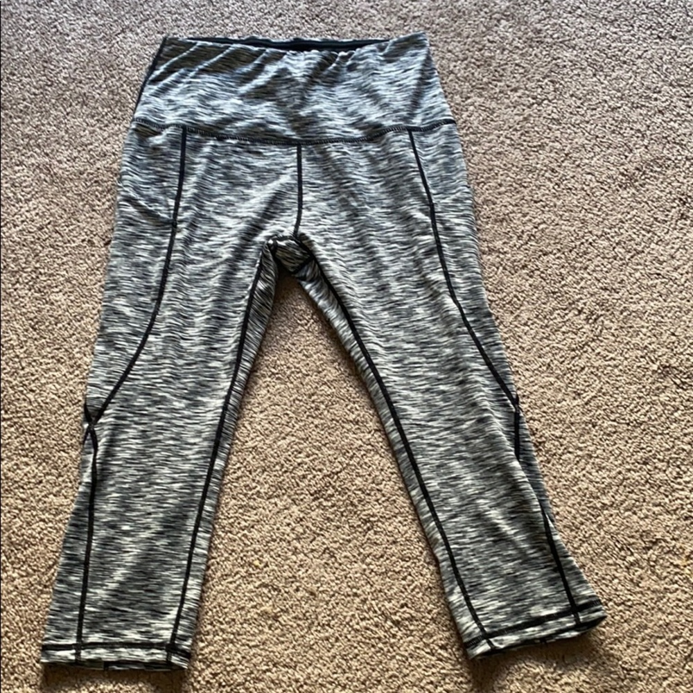 Women’s size medium cropped leggings